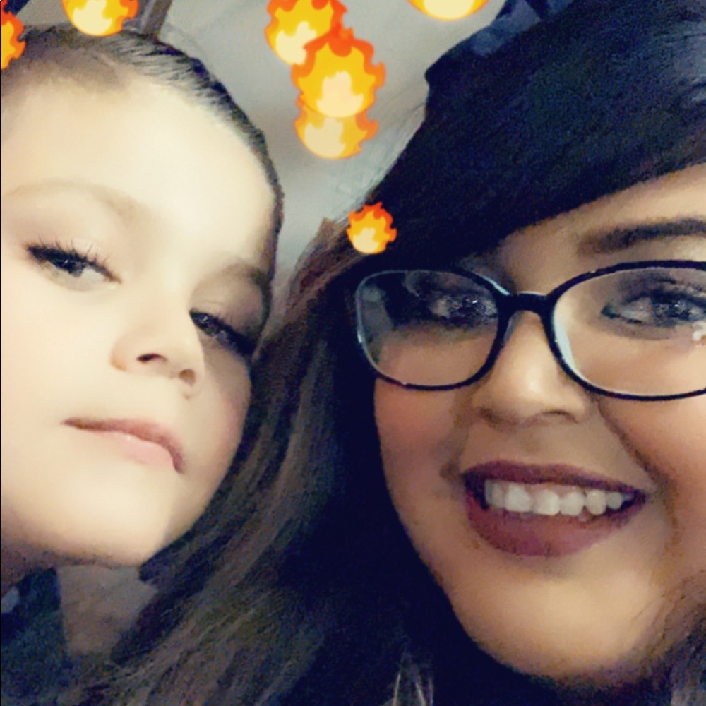 Meet your Posher, Cinthia